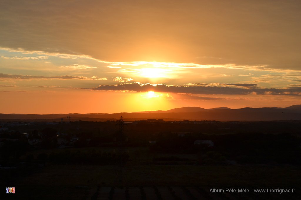23 juillet 2012 1.JPG - Coucher de soleil sur l'Esterel. 23 juillet 2012. 19H49